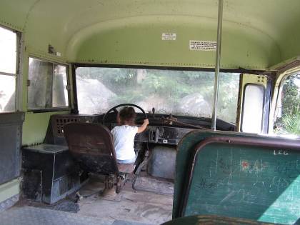 im alten u.s. army bus (alaska themenwelt)